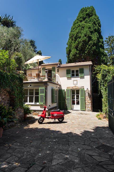 Villa in the countryside next to the sea
