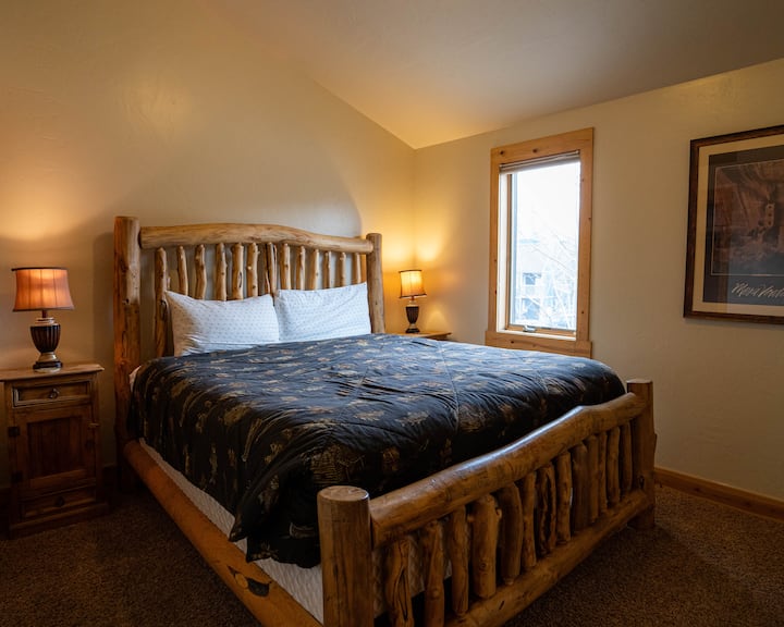 Chumba cha 4 cha kulala chenye bafu la chumbani