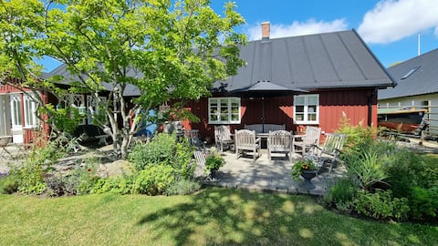 Popular Airbnb listing: Rural apartment in Ravlunda on beautiful Österlen. in Simrishamn