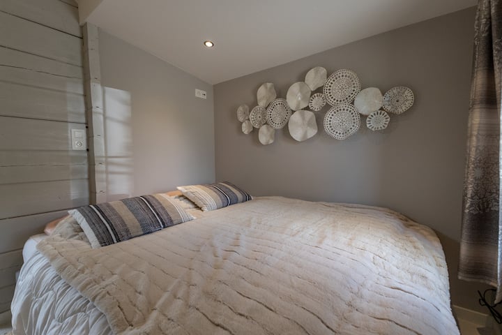 2号卧室配有2张床80/200和衣柜