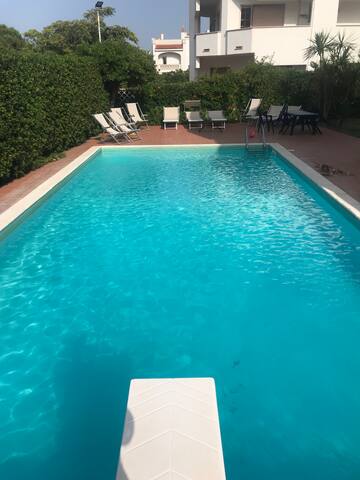 Villa Antonia sul mare con piscina e giardino gallery image 4