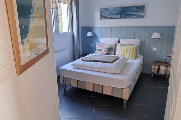 Das Schlafzimmer mit Doppelbett