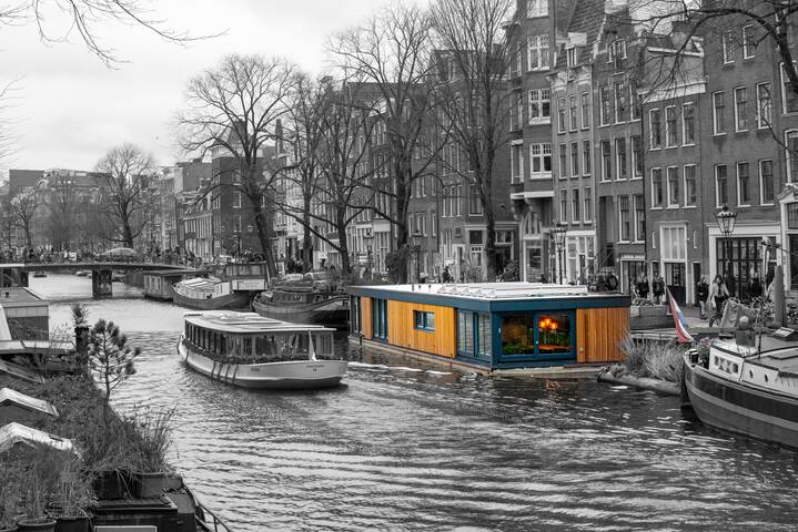 2 Houseboat Suites Prinsengracht Center 9 streets gallery image 3