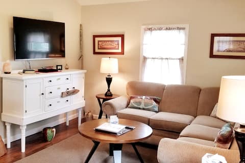 Top performing Airbnb: 1000 Island Cottage in Clayton