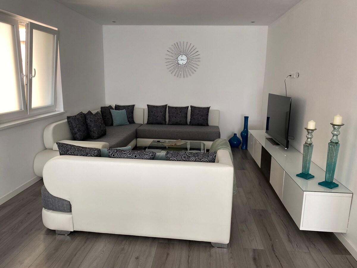 Leistungsstarkes Airbnb: Feel welcome - trade fair, projects, fitters in Hanau