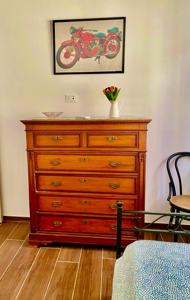 Schlafzimmer 2 mit Hochbett (3 Betten) und einem Einzelbett