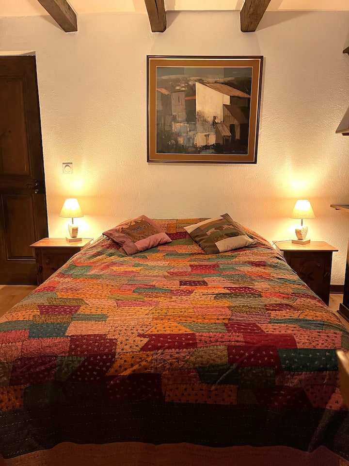 Glycine Chambre 1er etg 
Bed 160