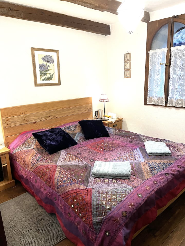 Spálňa Hortensia 1er etg
bed 180