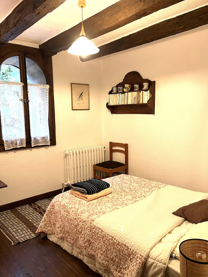 Chambre Iris 1er etg 
Lit 140
