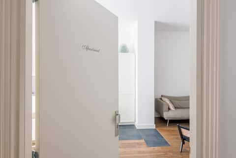 Popular Airbnb listing: Alkmaar Centre - Spacious appartment roofterrace in Binnenstad West