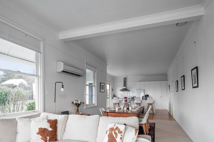 Bridport Beach House gallery image 3