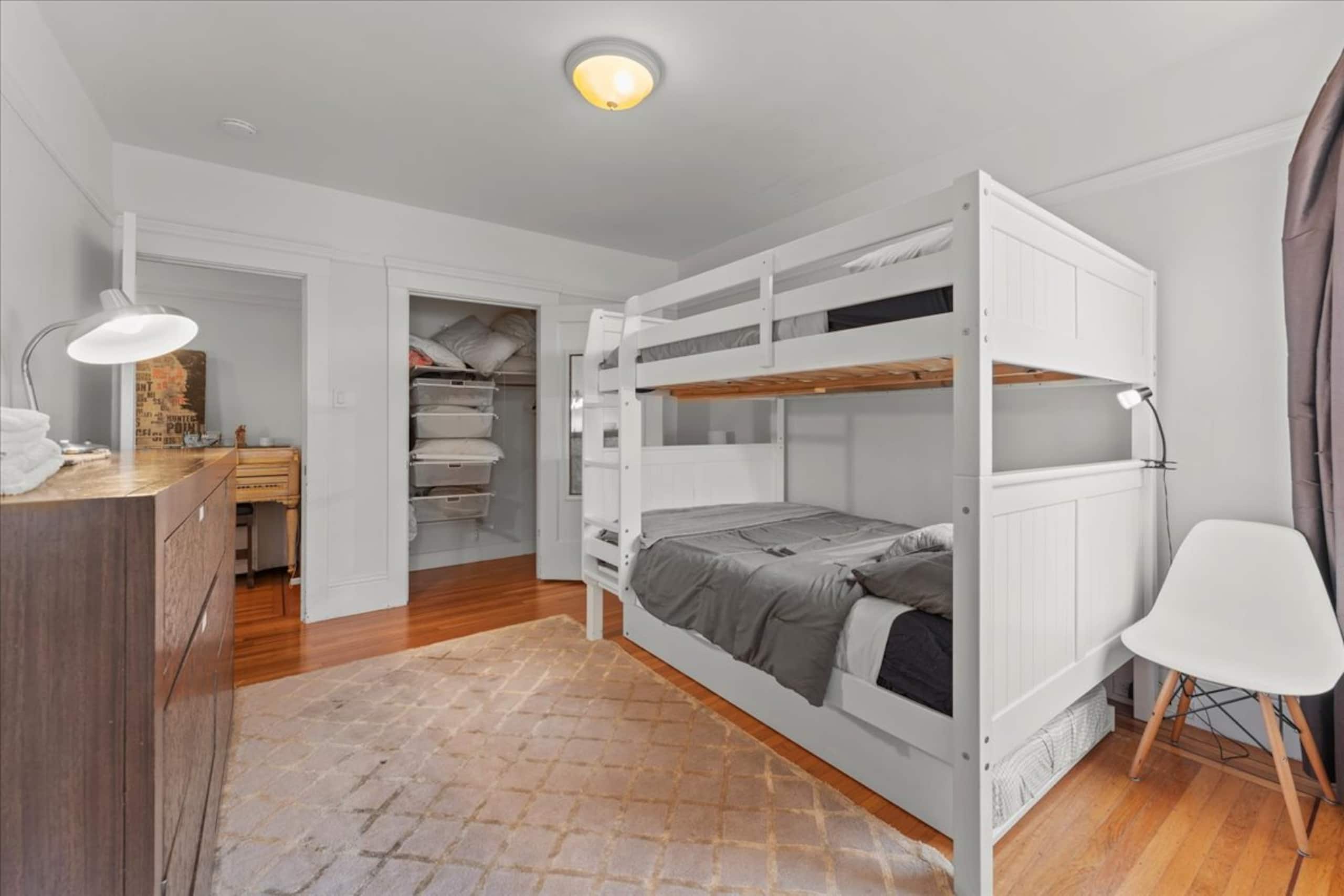Home in San Francisco · ★4.77 · 4 bedrooms · 8 beds · 2.5 baths - Image 60