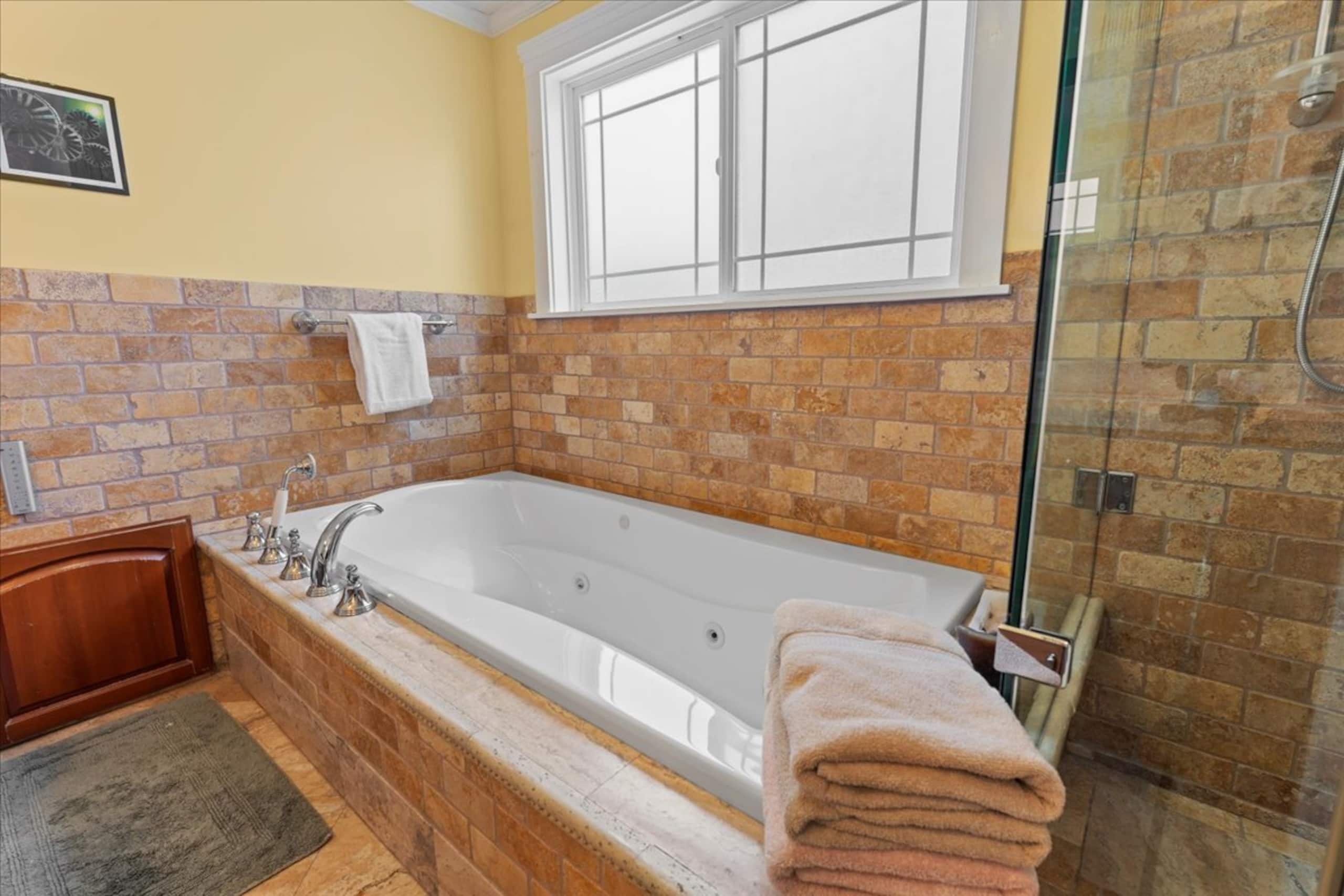Home in San Francisco · ★4.77 · 4 bedrooms · 8 beds · 2.5 baths - Image 72