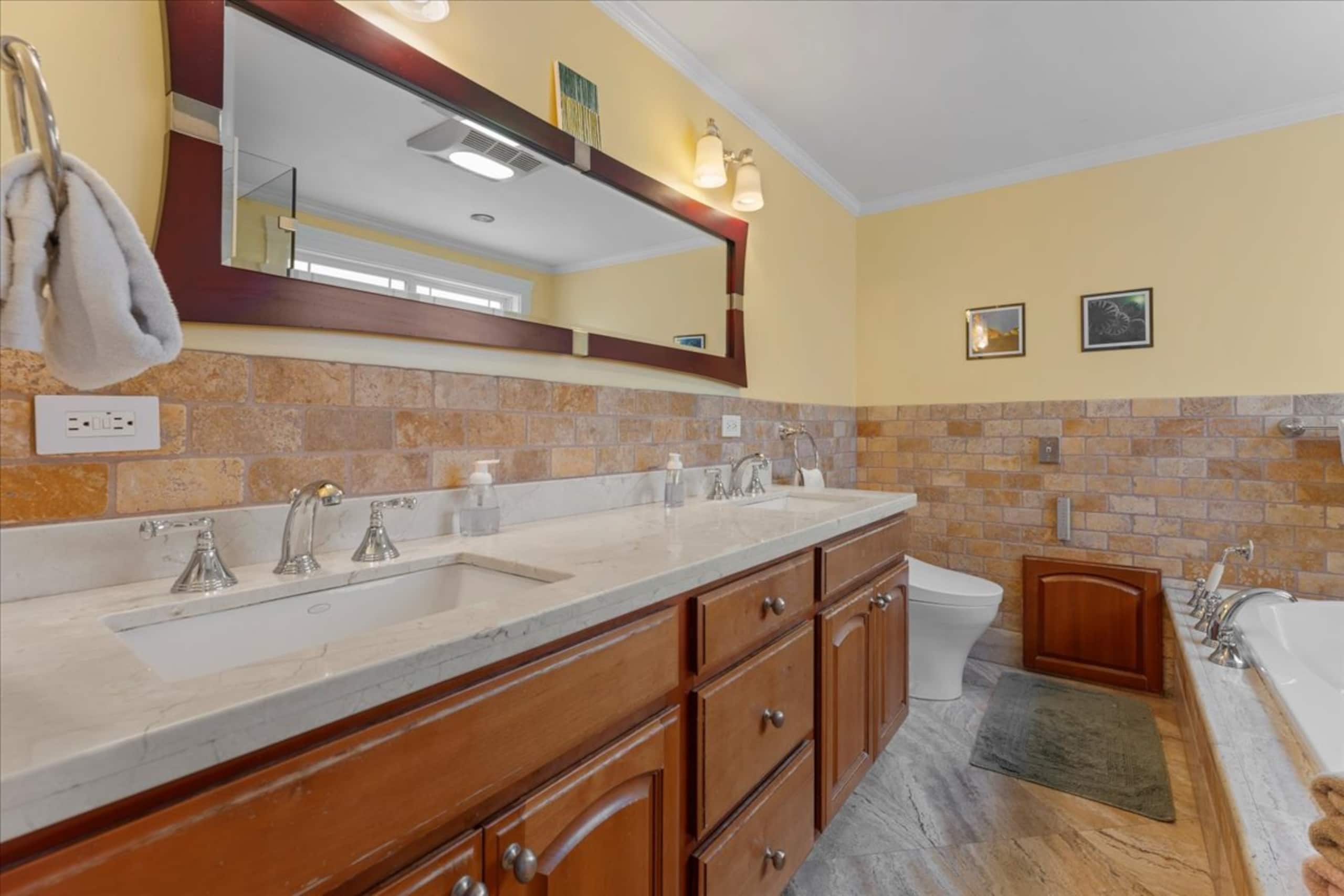 Home in San Francisco · ★4.77 · 4 bedrooms · 8 beds · 2.5 baths - Image 70