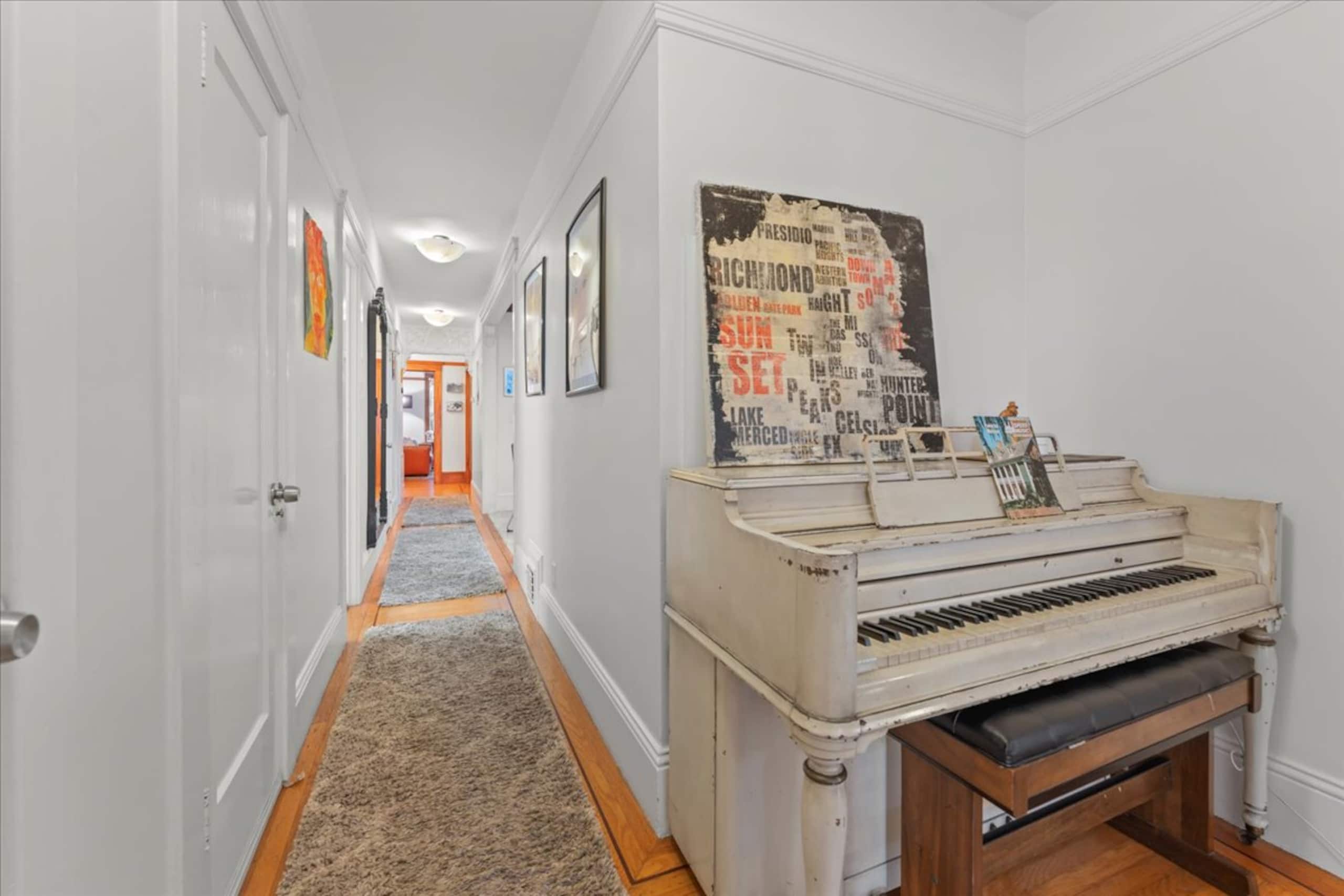 Home in San Francisco · ★4.77 · 4 bedrooms · 8 beds · 2.5 baths - Image 69