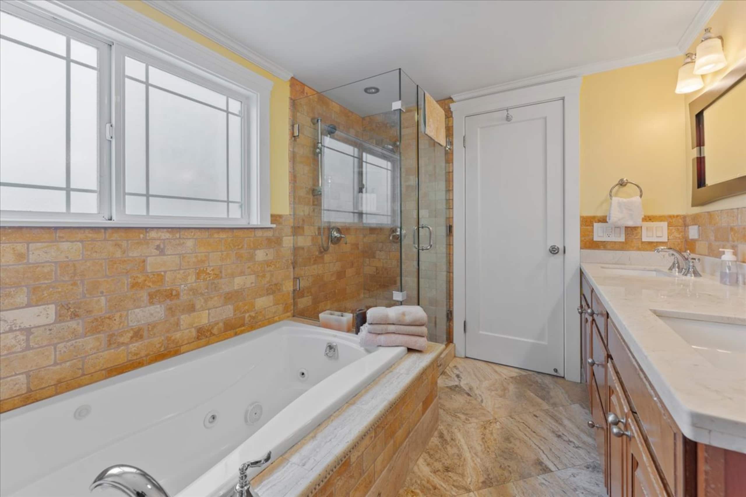 Home in San Francisco · ★4.77 · 4 bedrooms · 8 beds · 2.5 baths - Image 68