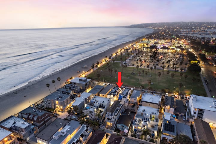 Belmont Park Ocean View Huge Patio Sleeps 12