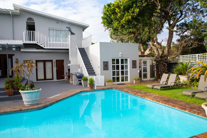 Cape Cottages-Protea: SCater,garden,pool gallery image 5