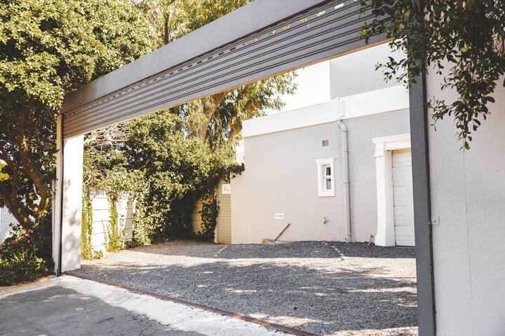 Cape Cottages-Protea: SCater,garden,pool gallery image 3