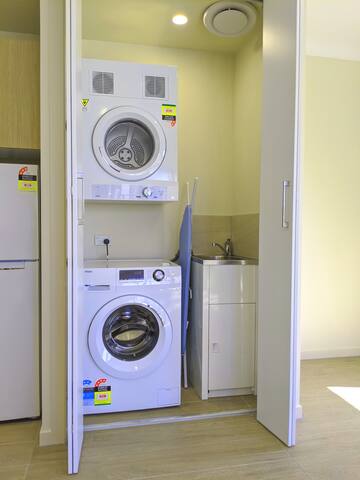 Stylish 3 bedroom apartment in Aparthotel gallery image 4