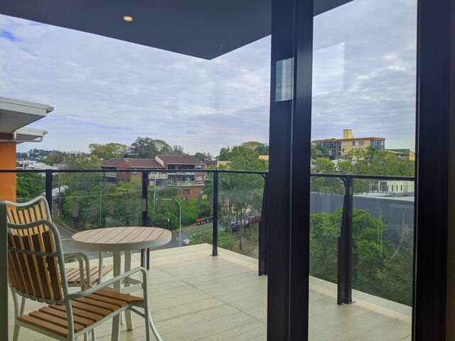 Stylish 3 bedroom apartment in Aparthotel gallery image 5