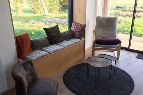 Successful Airbnb property: Very bright studio /countryside and city nearby in Bruz