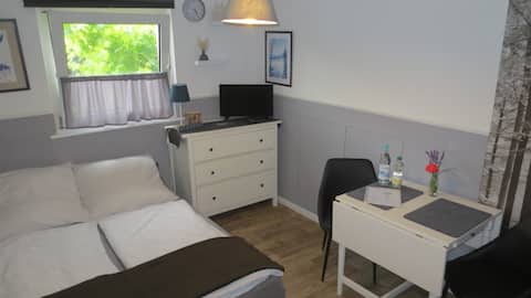 Room with bathroom and private terrace
