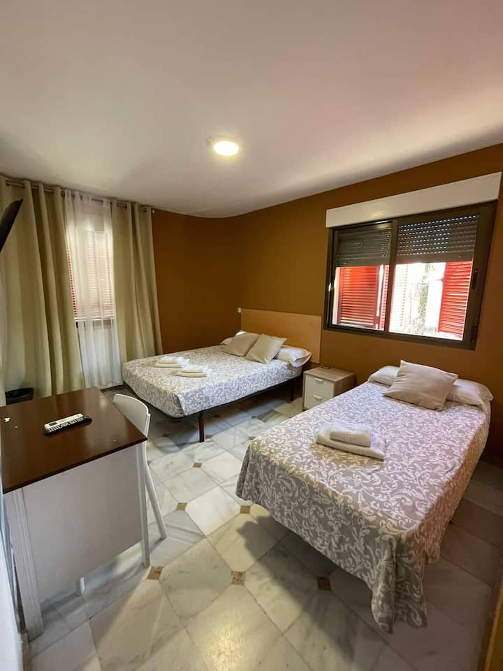 Habitaciones Privadas Con Baño Compartido Chalet - Madrid