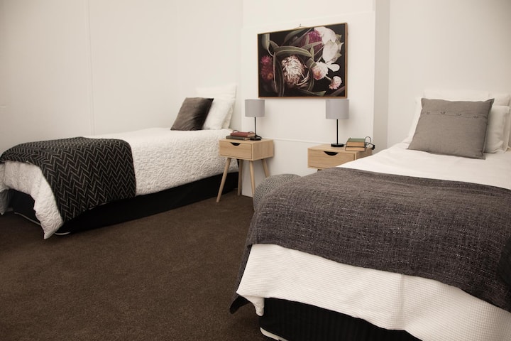 ห้องนอน 3: เตียงเดี่ยว 2 หลัง เครื่องปรับอากาศระบบแยกส่วน