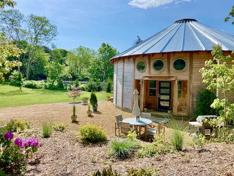 Unique Luxury Yurt w/ Free kayaking