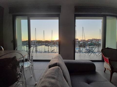 House between harbor and beach ( Occitanie )