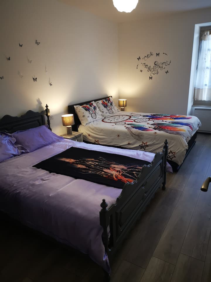 غرفة عائلية مع 2 سرير مريح من 140 مع غرفة غسيل
