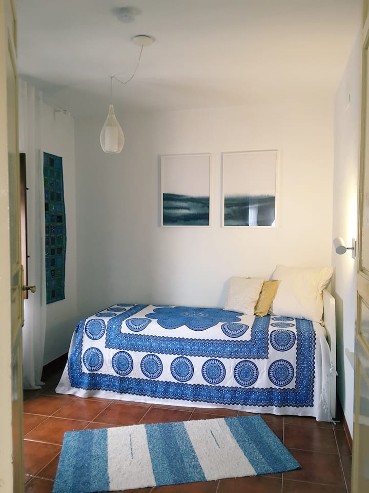 Camera da letto 2,
letto matrimoniale 160 x 200 