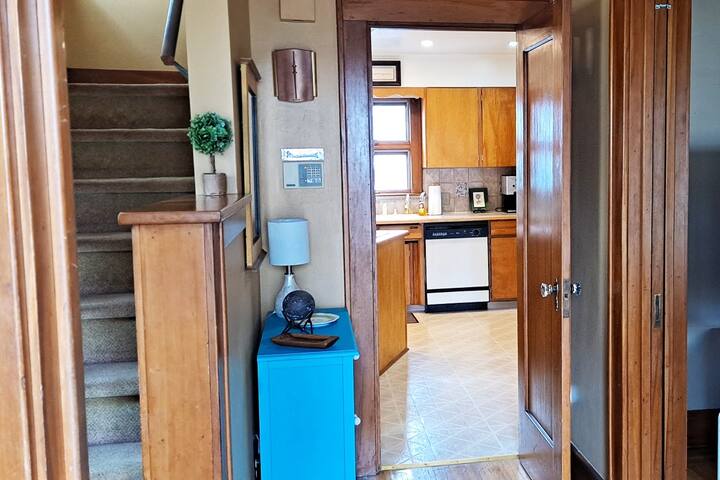 Beautiful Rochester Home in Quaint Neighborhood gallery image 4