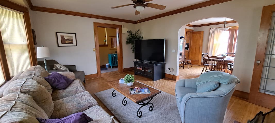 Beautiful Rochester Home in Quaint Neighborhood