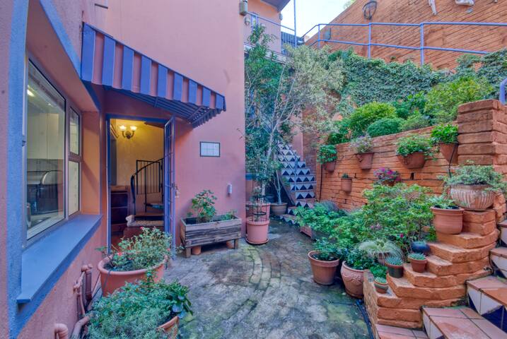 102 Miller Street, Gordons Bay gallery image 3