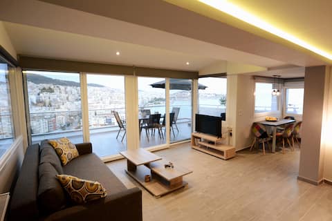 Top performing Airbnb: Luxury Roof Loft • 360° Kavala View & Terrace in Περιφερειακή Ενότητα Καβάλας
