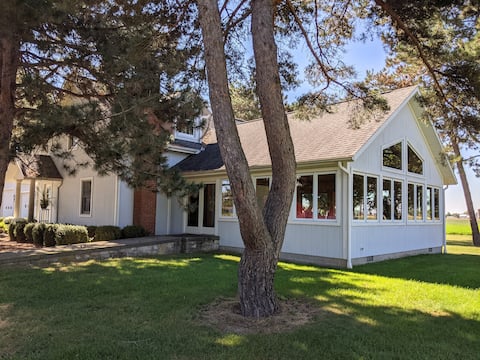 Close to Cedar Point! Our Guest house at The Oak