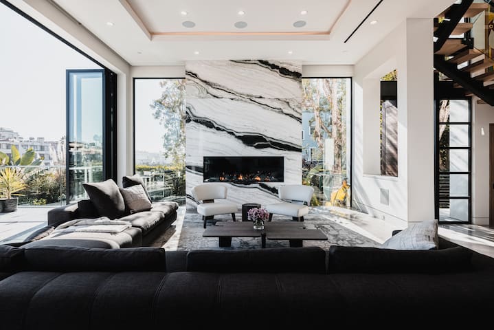 Luxury 6,000sf Home on Venice Canal