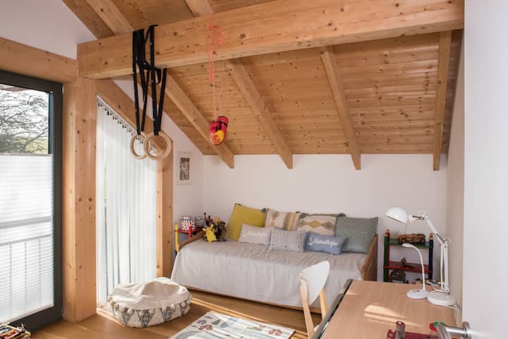 Habitación para niños con cama para dormir