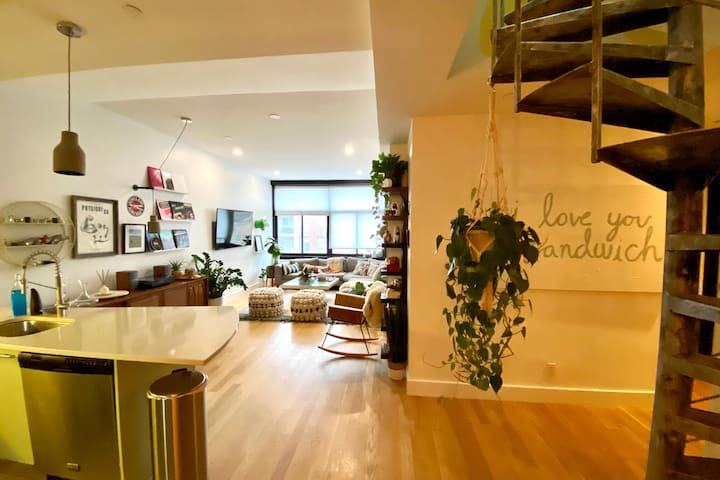 Modern Condo Next To Domino Park, City Views gallery image 3