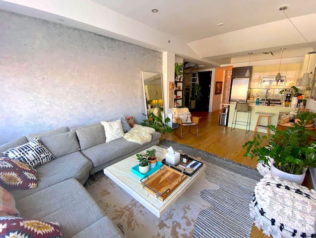 Modern Condo Next To Domino Park, City Views gallery image 2