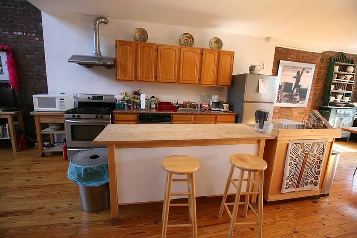 Light-filled townhouse in the heart of Harlem gallery image 5