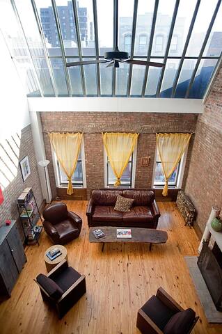 Light-filled townhouse in the heart of Harlem gallery image 3