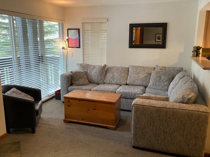 2-level Townhouse Within Walking Distance Of Everything - Whistler