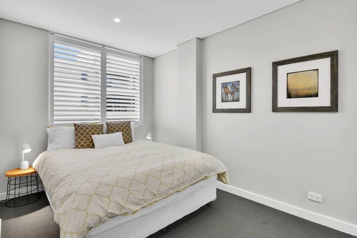 Beachfront Apartment Manly Beach 3 month rental gallery image 4