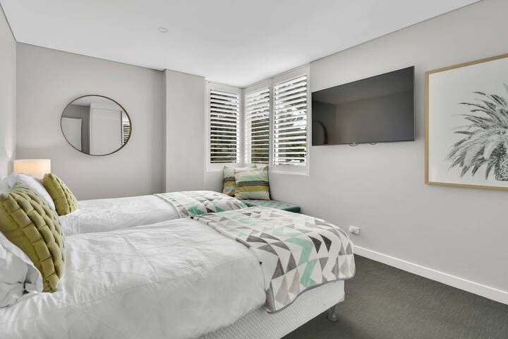 Beachfront Apartment Manly Beach 3 month rental gallery image 5
