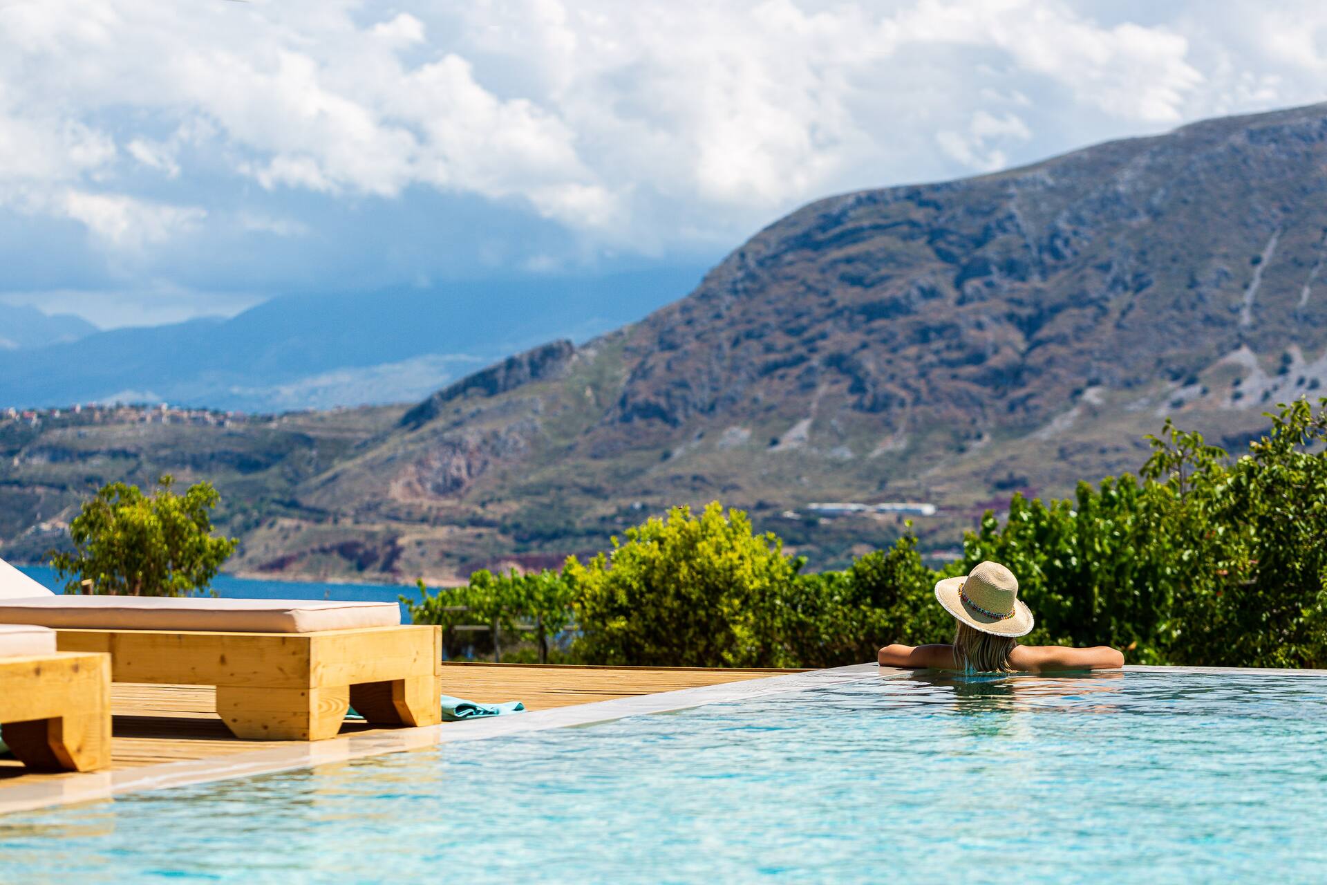Luxury Ensuite Villa Overlooking Souda Bay