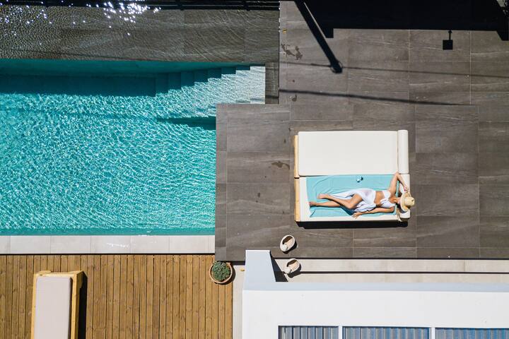 Luxury Ensuite Villa Overlooking Souda Bay gallery image 4