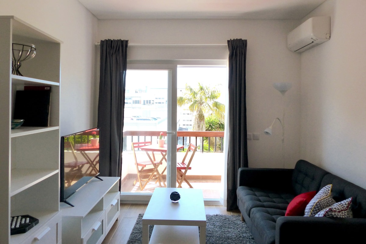 Top Airbnb: Carcavelos Apartment4two em União Das Freguesias De Carcavelos E Parede